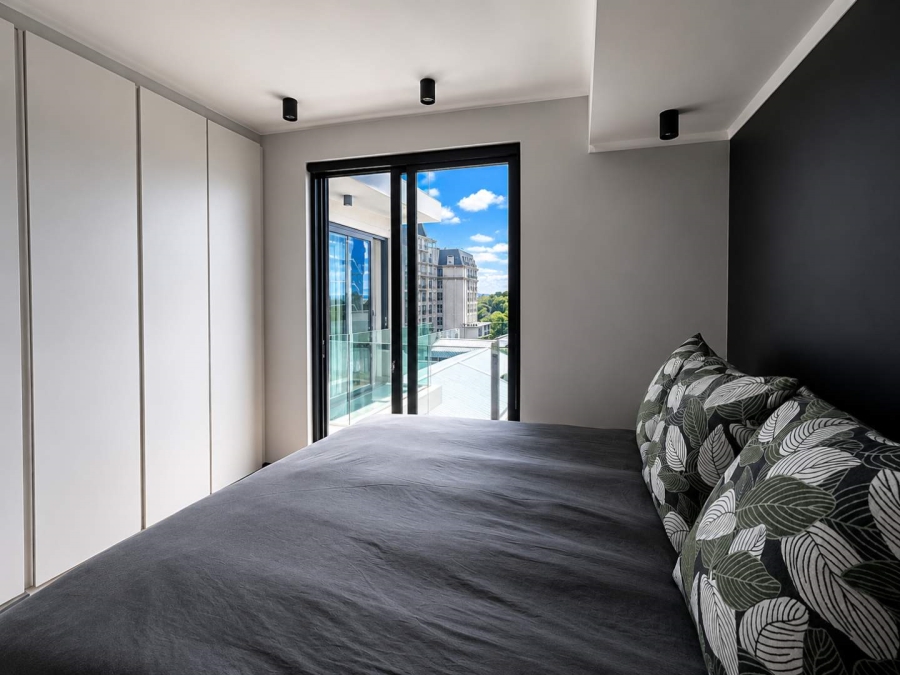To Let 1 Bedroom Property for Rent in Green Point Western Cape